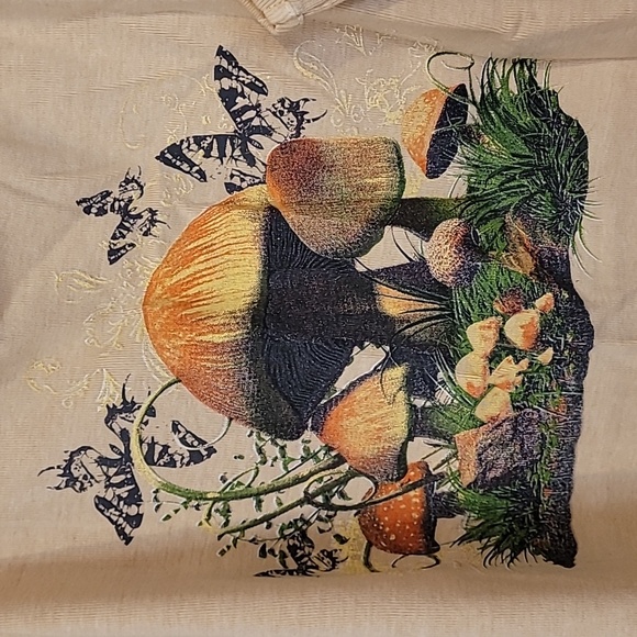 Mushroom Crop Tank - Picture 4 of 5